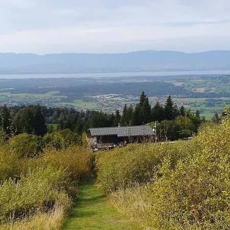 Les Montagnes De Апартаменты *